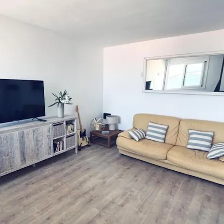 Moderno En Con Terraza, Aire Acondicionado Y Piscina - Hisp-312-107 Apartment *